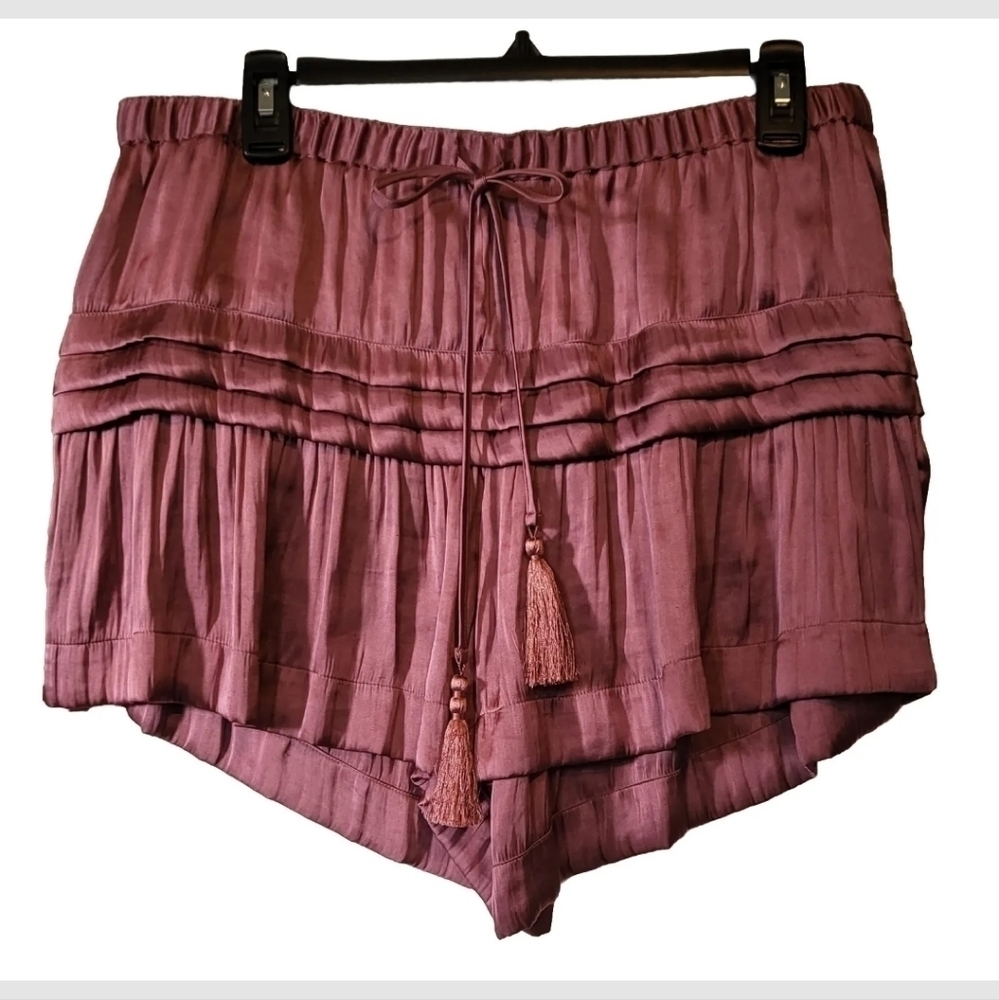 Women's Pleated Tassel Shorts - Purple